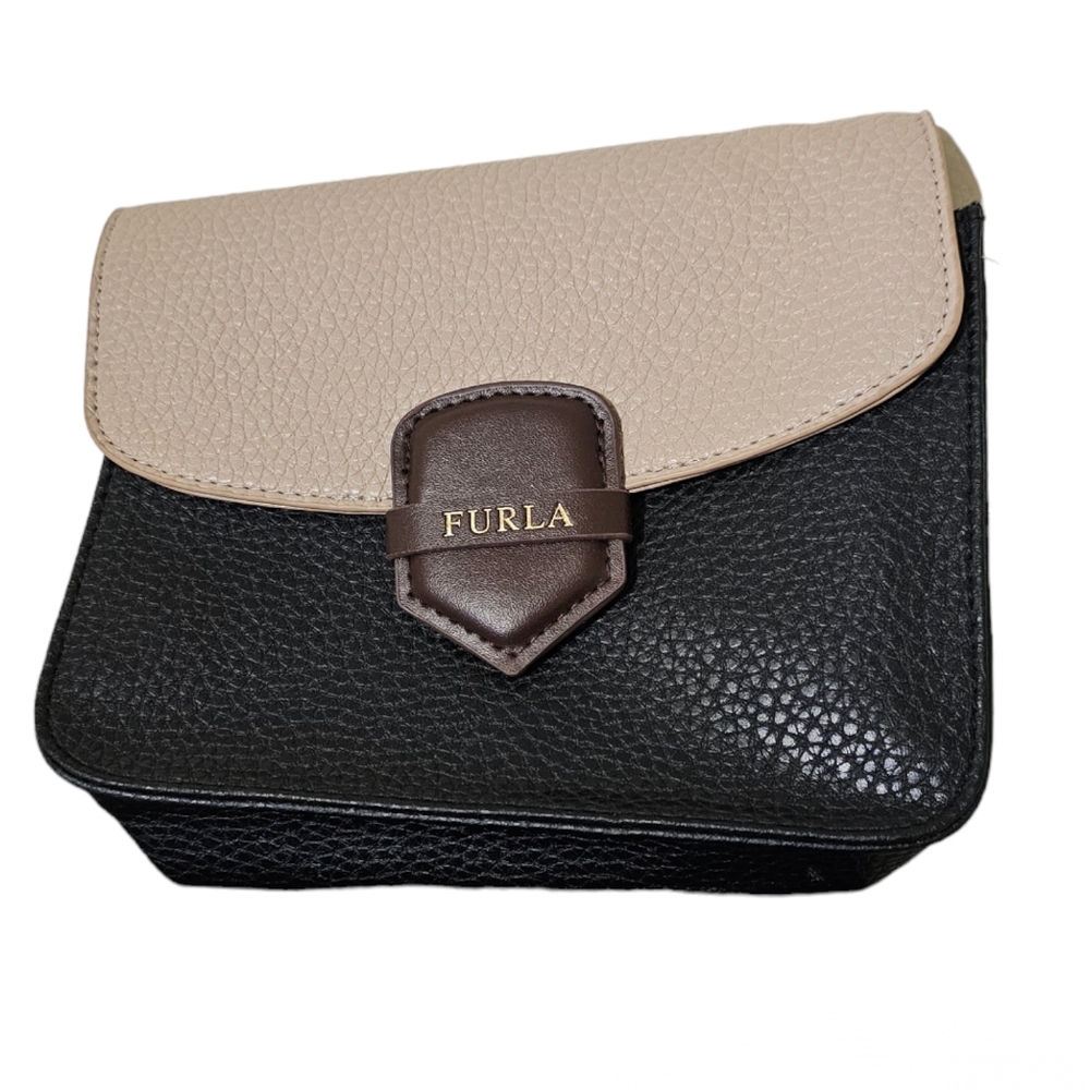 Authentic FURLA Travel Leather Clutch Bag. Color Ivory/Black.